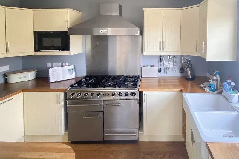 4 bedroom accommodation in Lyme Regis