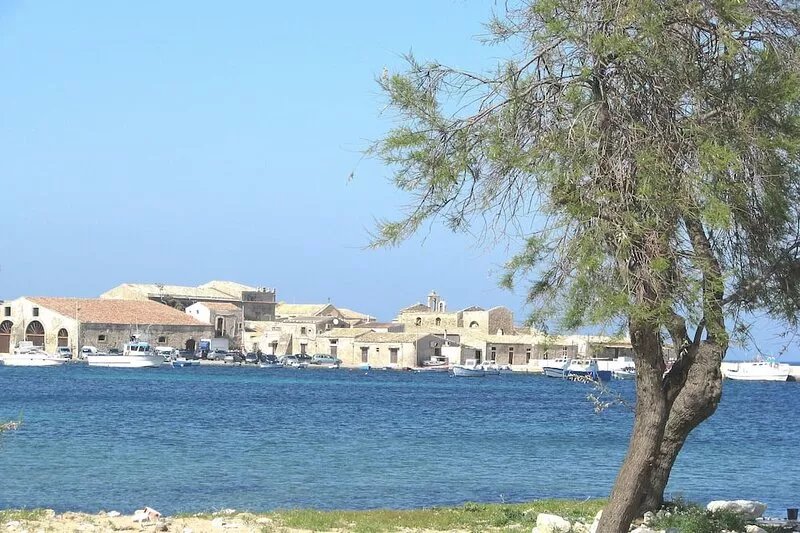 Le Capriate- a "special" residence facing the sea - 18 beds and outside court
