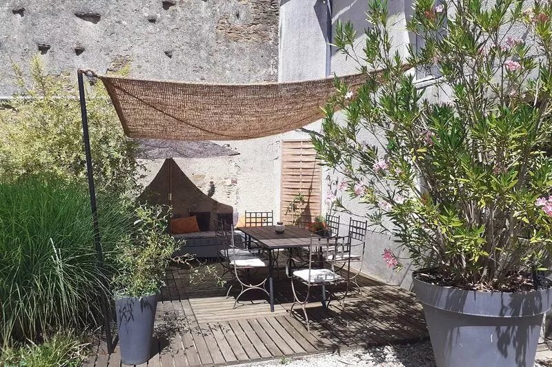 Large 3-star Burgundy house near Auxerre.