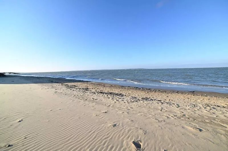 Gîte for 2 to 12 people shops and beach within walking distance