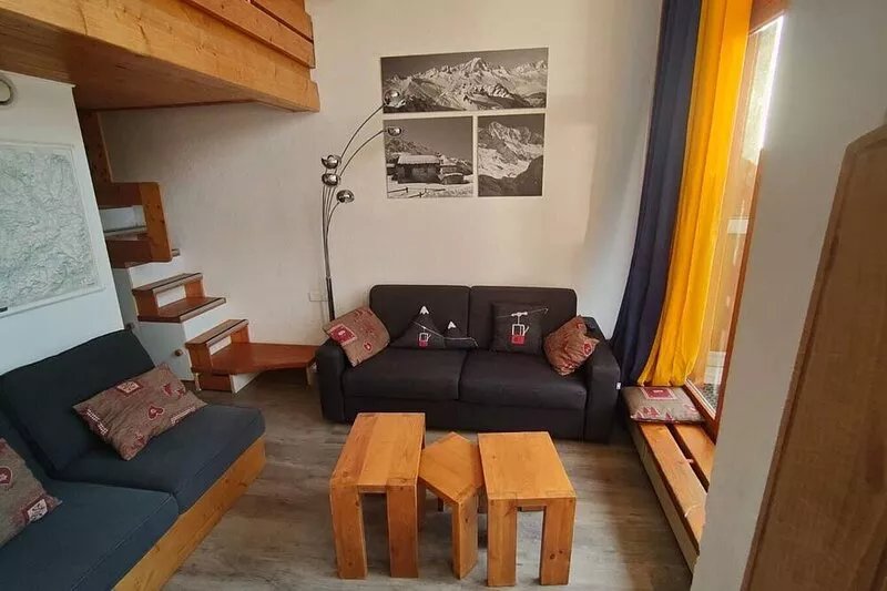 Apartment 10 people in peace