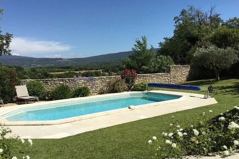 Luberon, Goult: Superb village house with views, heated pool and garden