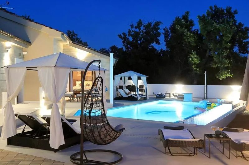 Amazing villa with pool