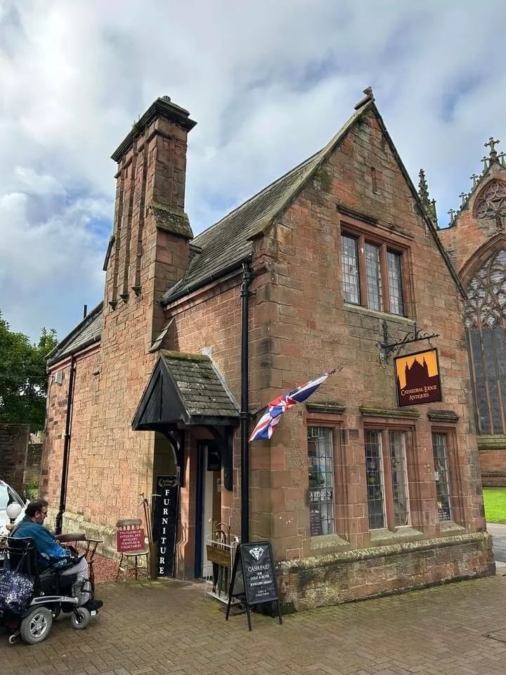 Cathedral Lodge Antiques
