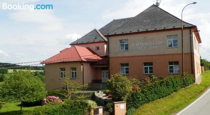 Apartmanovy Dum Obecna Skola