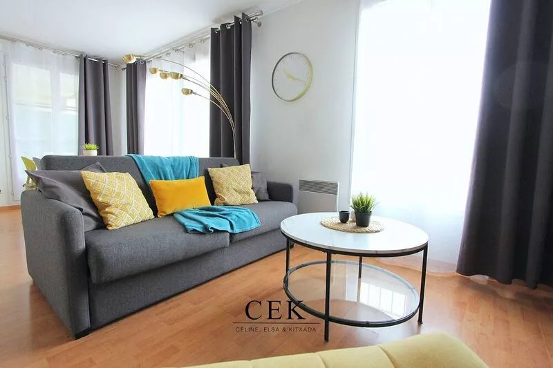 Marne la Vallée, apartment 4 people, in the center of Val d'Europe.