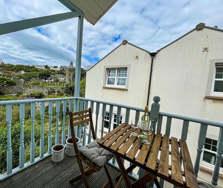Harbourside 1 - One Bedroom Apartment with Balcony