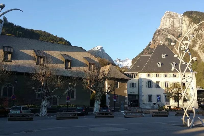 Large Family Friendly Chalet With Panoramic Mountain Views