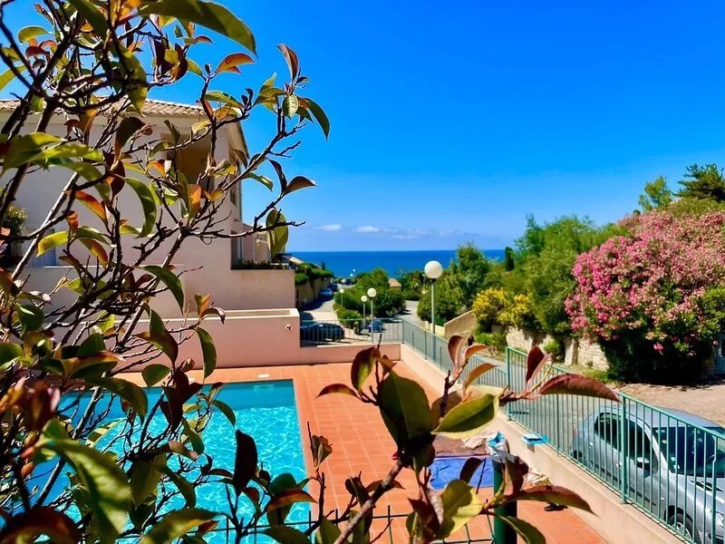 Saint - Florent : Apartment, air-conditioned, swimming pool, sea view, 50 m2,