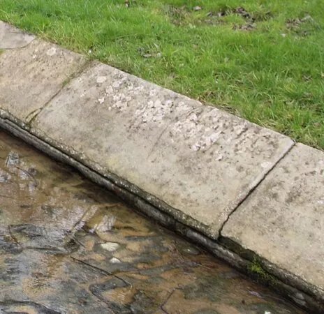 Lavoir du bourg de Savianges