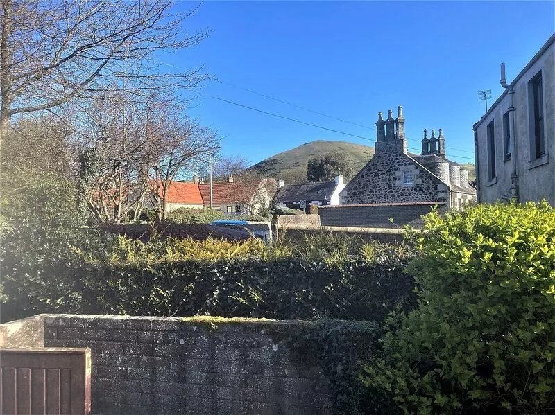 Kirkside Cottage pet friendly, sleeps 4 near St Andrews