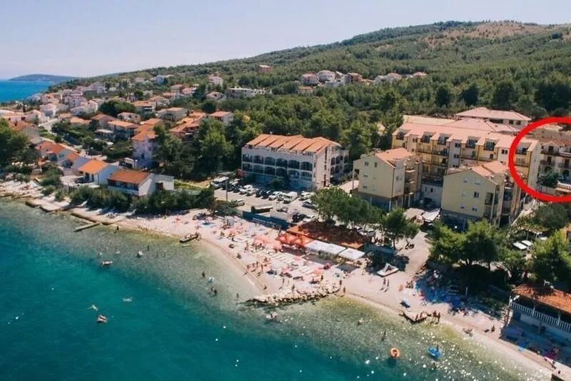 Three bedroom apartment with balcony and sea view Arbanija, Čiovo (A-17332-a)