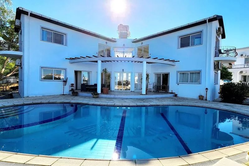 Great 4 Bedroom Villa With Views