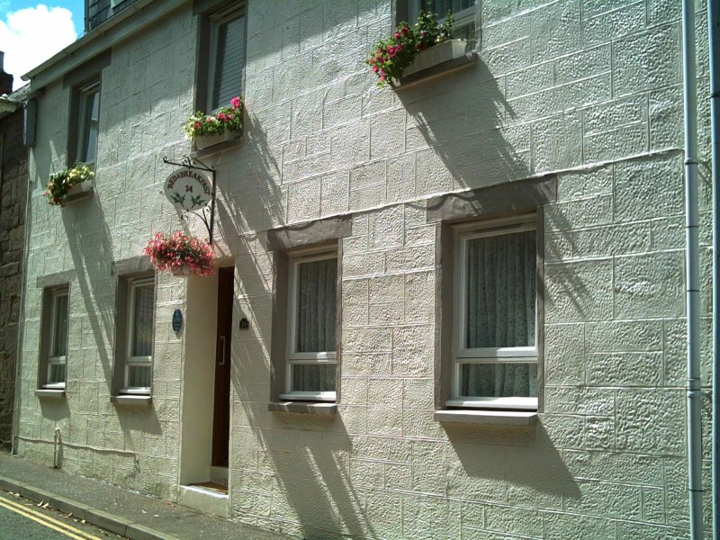34 Canmore Street