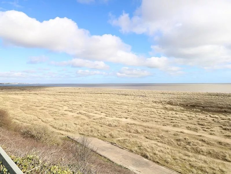 SEA VIEW, pet friendly, country holiday cottage in Kessingland