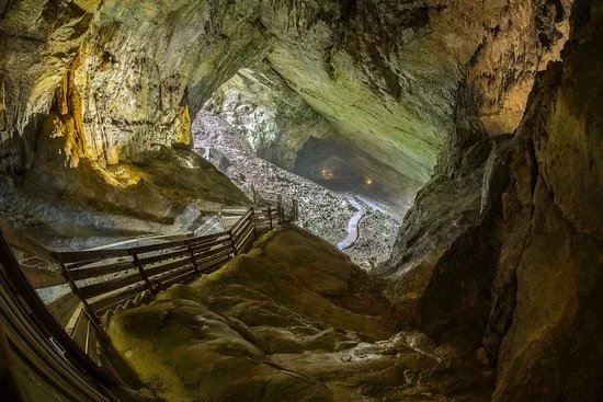 Grottes du Cerdon -Parc de Loisirs Prehistoriques