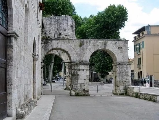 Porta Gemina