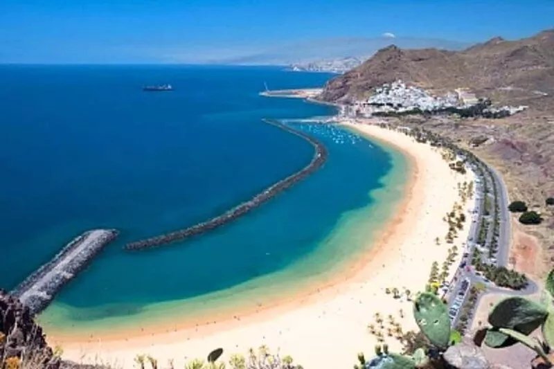 Exclusive coastal Villa with private pool and magnificent sea and mountain views