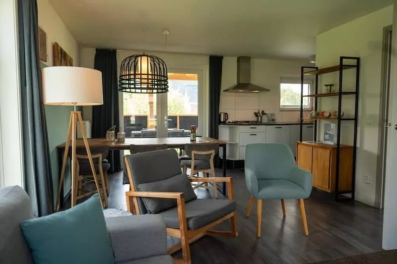 Nautisch de Luxe 6p - Three Bedroom Villa, Sleeps 6