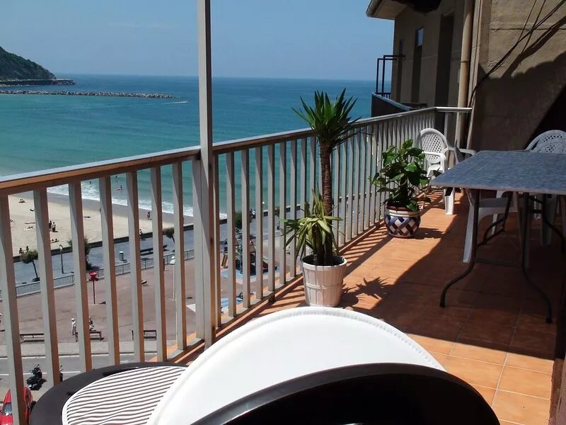 Penthouse-apartment, Beachfront, Sea View And Terrace