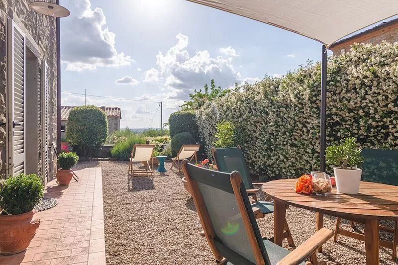 Charming Tuscan Retreat: Borgo La Fonte