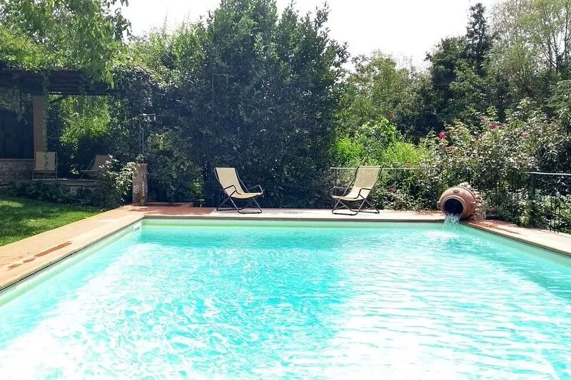 La Giuncaia, a farmhouse in the hills of Chianti with a private garden and pool