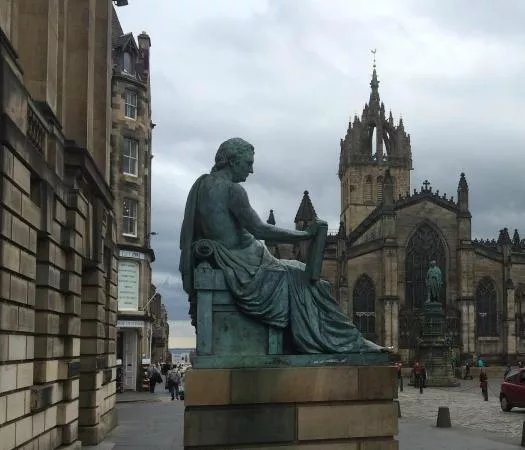 Estatua David Hume