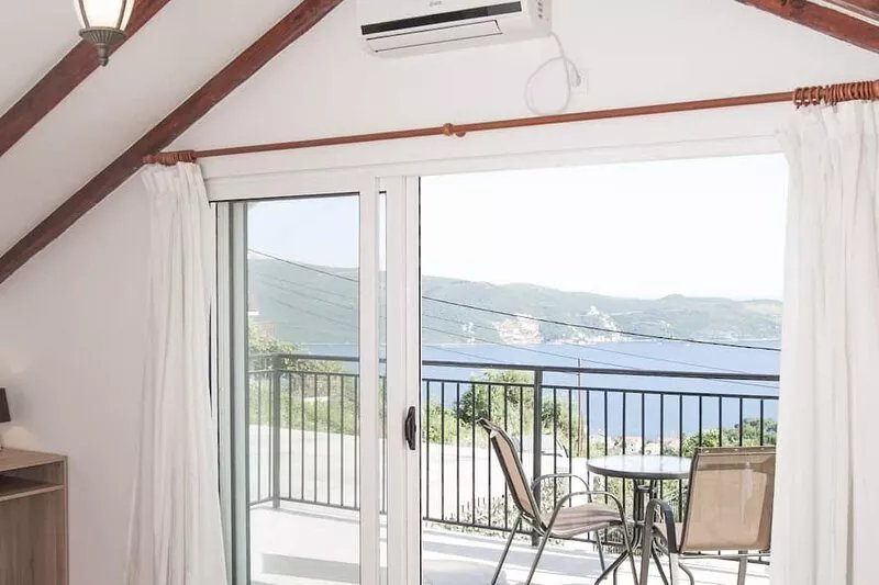 4 Bed Villa with Swimming Pool and Stunning Sea Views