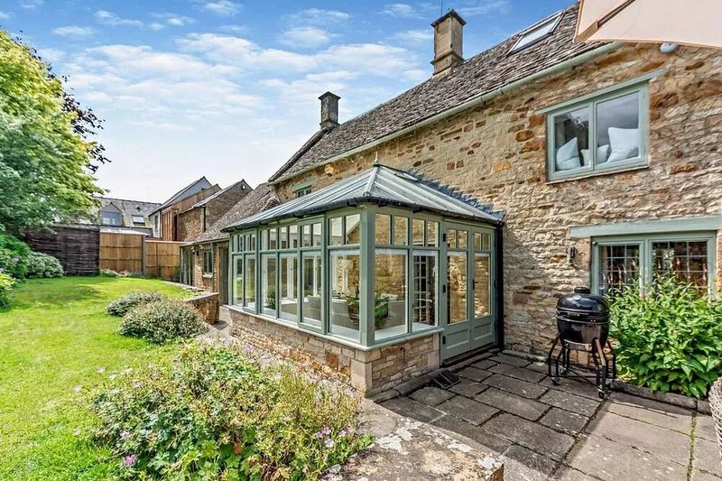 Picturesque dog friendly holiday cottage with beautiful gardens - Glebe Cottage