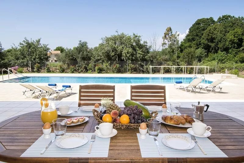 Peaceful 9 guest villa with extra-large pool, just 1 min walk from the beach