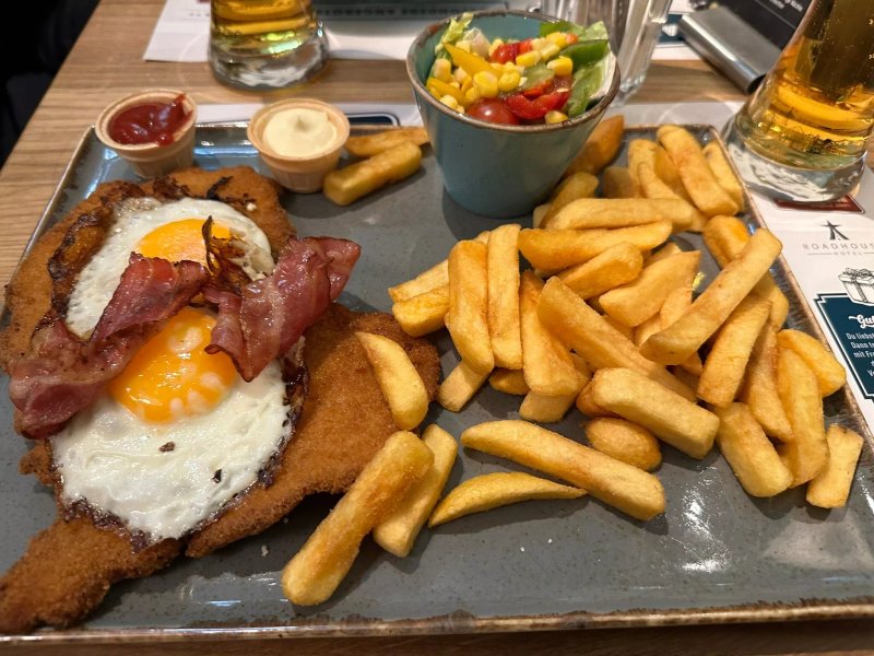 ROAD HOUSE downtown