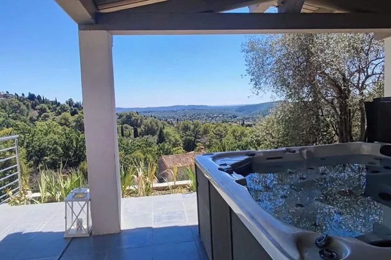 Villa sur la Cote D'azur 8 Personnes Terrasse Jacuzzi