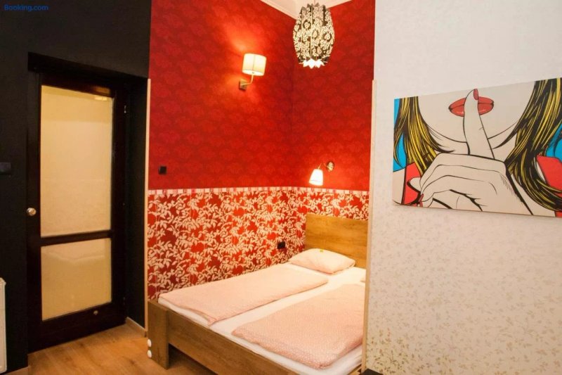 Inviting flat in the heart of town