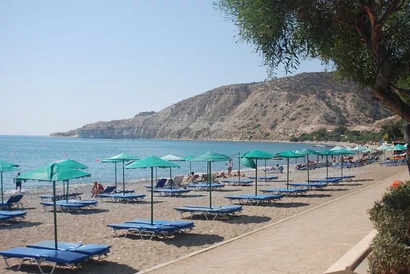 Peaceful ground floor poolside apartment in Anarita near Paphos