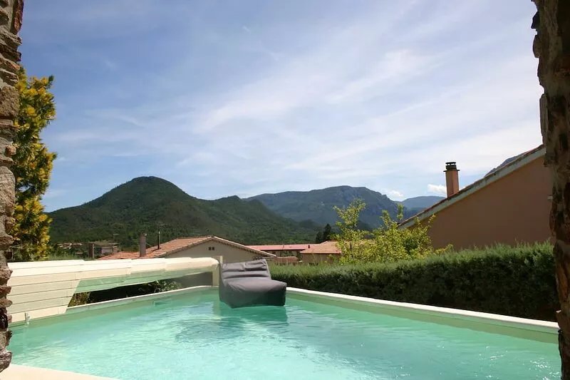 Villa with private pool and garden - Free Wifi. Walking distance to TOWN