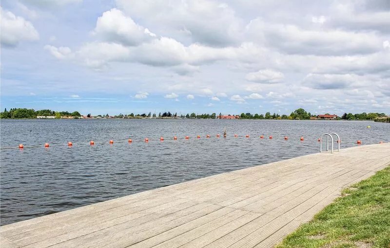 3 bedroom accommodation in Woubrugge