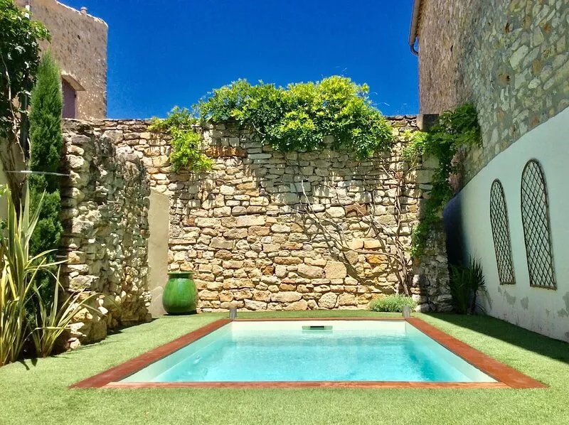 Beautiful house with garden and private heated pool in medieval village