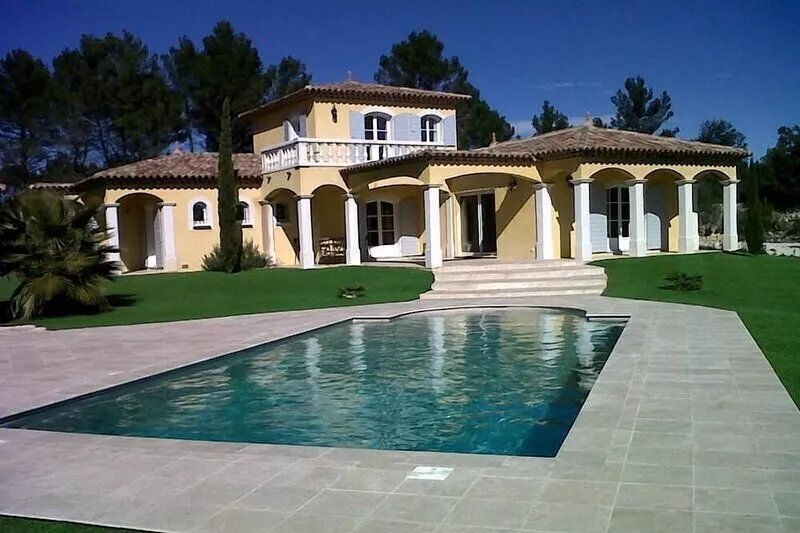 Beautiful villa, panoramic view and heated swimming pool