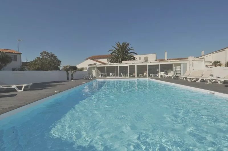 House 4 people in seaside residence and heated pool