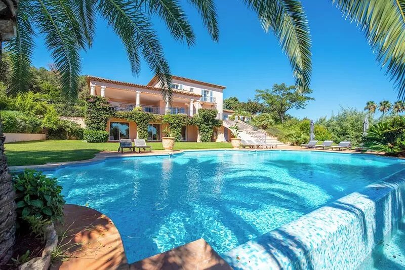 Villa 16pax w/ sea view on St Tropez, AC, pool, close Golf & Tennis Padel club