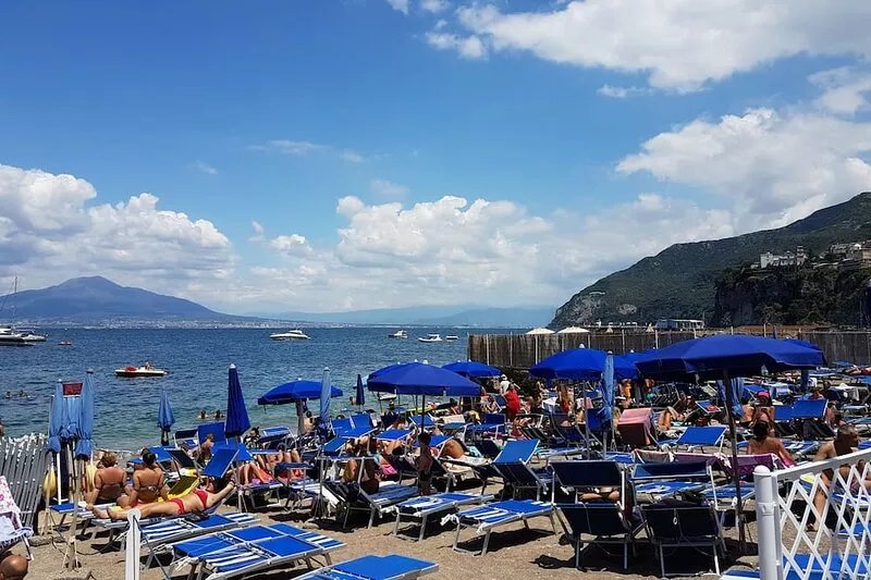 3 Apartments with panoramic terrace or furnished garden - 50 mt. sea