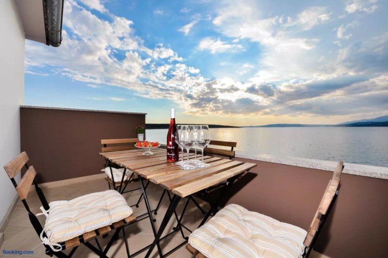 Apartmani Peric Meka Draga