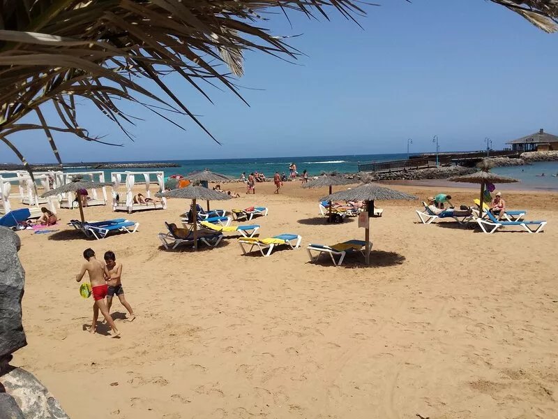 Beautiful villa with  optional Wifi,  near to Beach, Hotels, Golf and Town