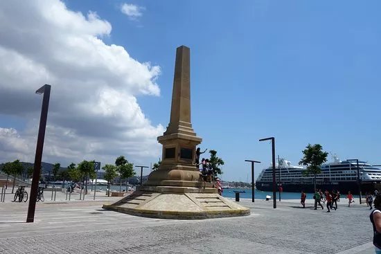 Monumento A Los Corsarios
