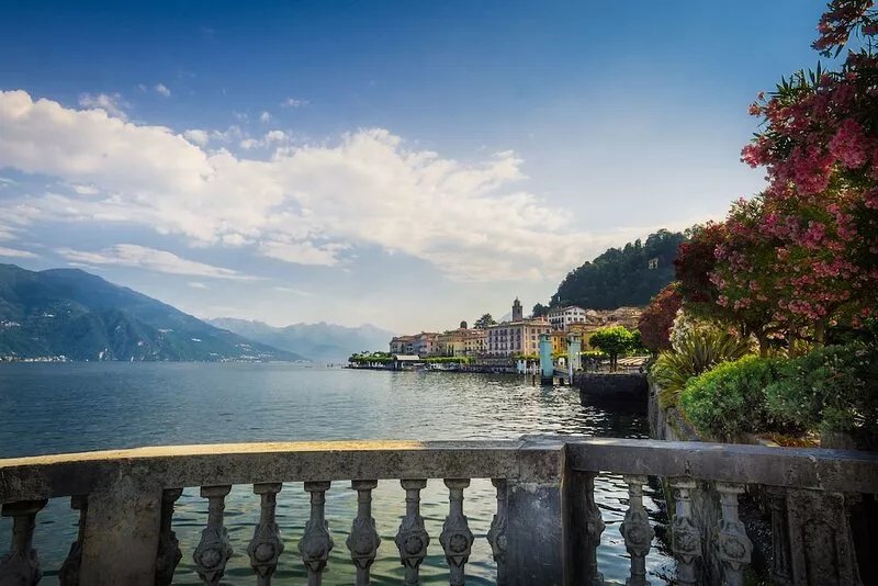 Bellagio house unique location with garden and lake views