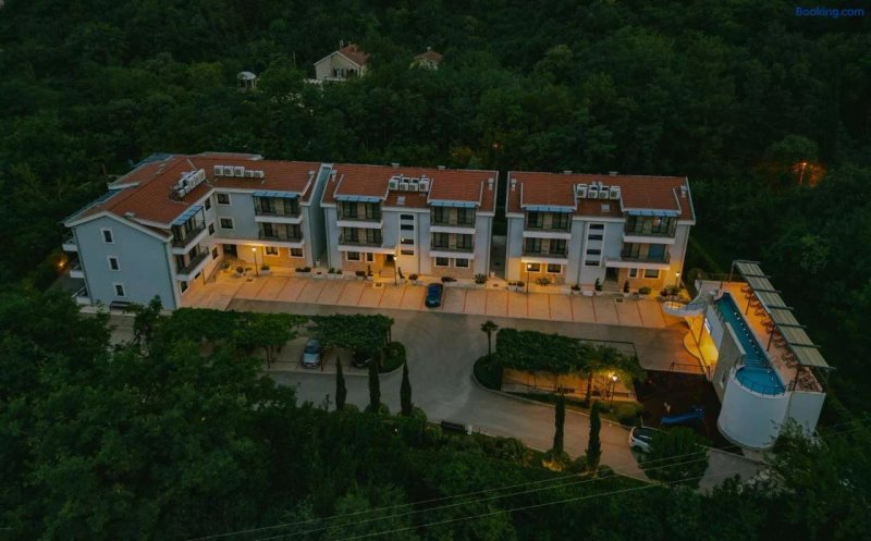 Green Bay Apartments Morinj