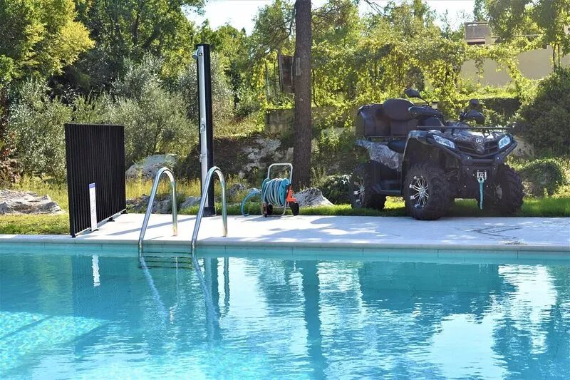 Villa Splendor, new modern 5 bedroom, near Dubrovnik, heated pool with parking