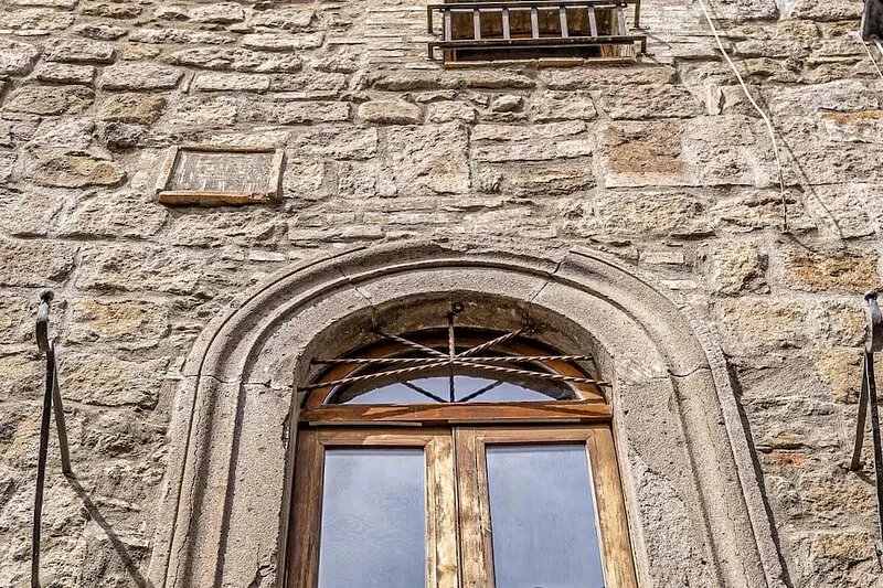 Medieval House built in 1200 in the centre! FREE private parking