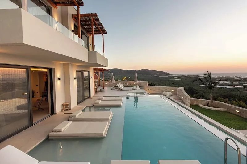 Casa di Franco Seaview, heated* pool, gym & hammam