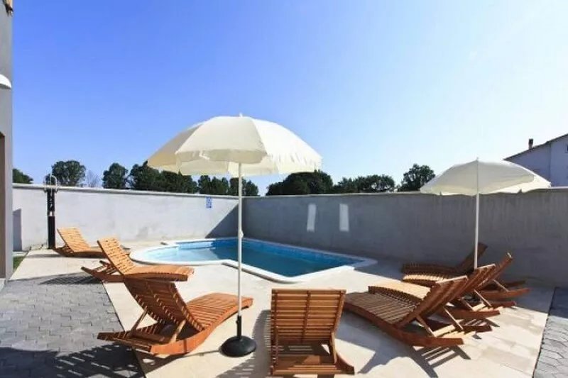 Ideal for large families with children, sauna, whirlpool, outdoor pool